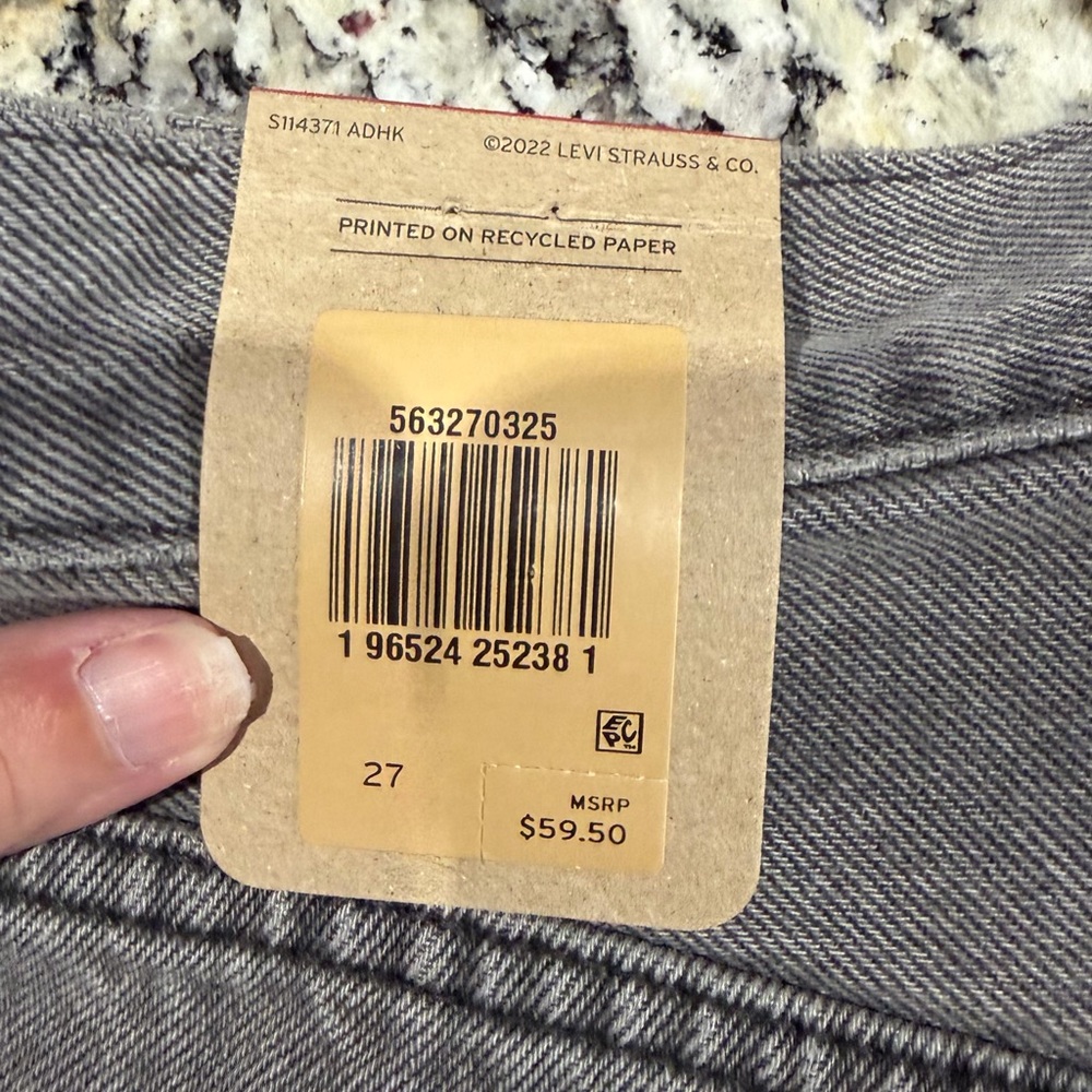 Levi's Women's Gray Denim Shorts NWT - Picture 3 of 5